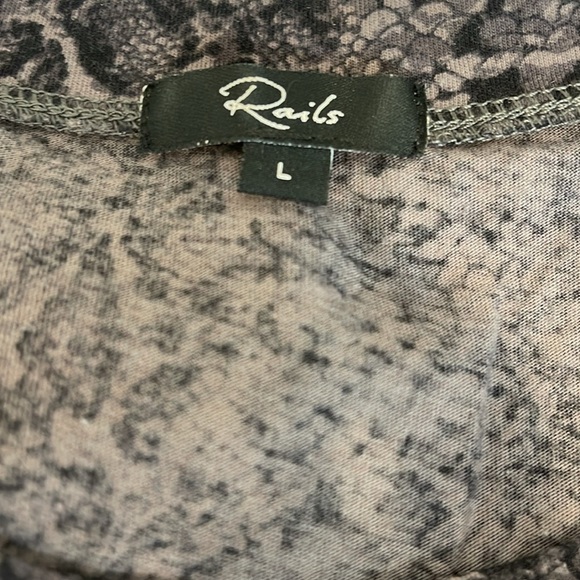 Rails Animal Print Top Size Large - Picture 4 of 4